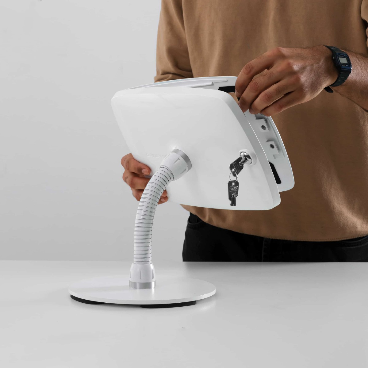 Bouncepad Counter Flex tablet kiosk met vaste voet en zwanenhals