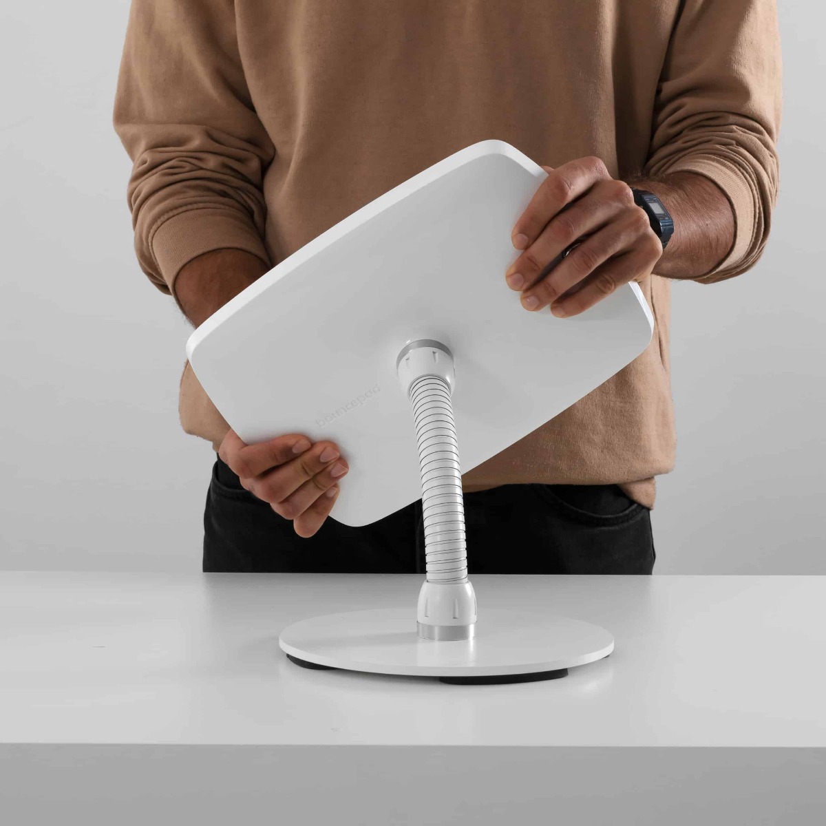 Bouncepad Counter Flex tablet kiosk met vaste voet en zwanenhals