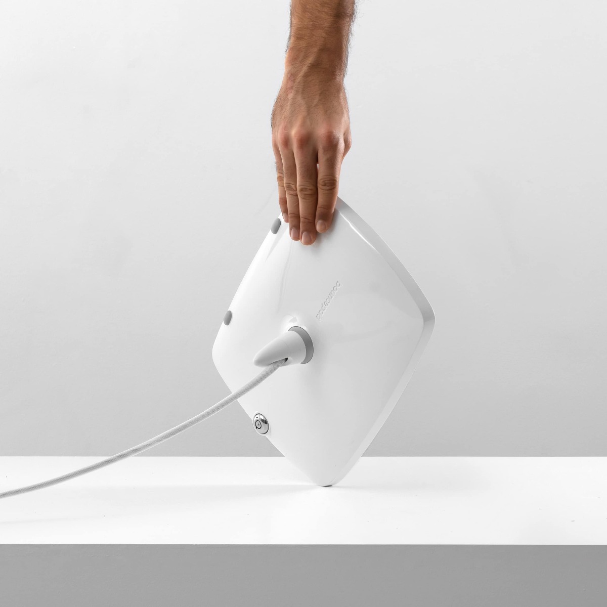 Bouncepad Lounge veilige tablet / iPad behuizing met staalkabel