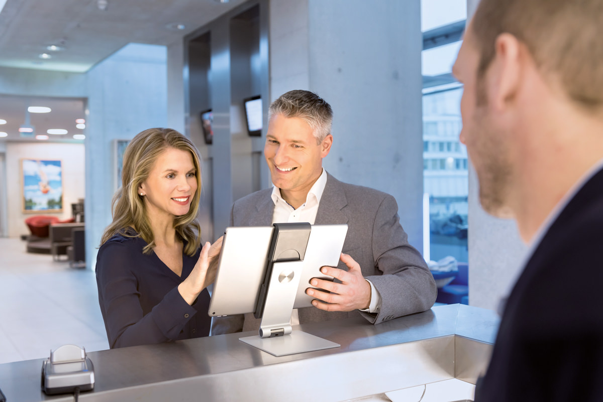 Universele tablet standaard receptie hotel