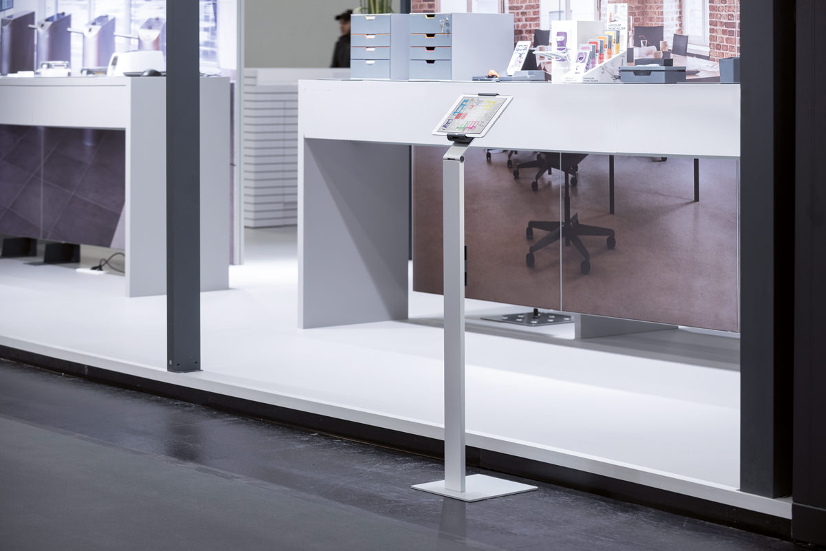 Tablet vloerstandaard kantoor